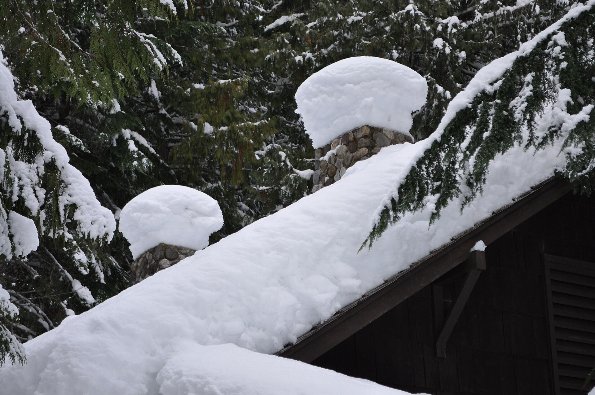 Roof Inspection Before Winter Storms: A Homeowner Checklist