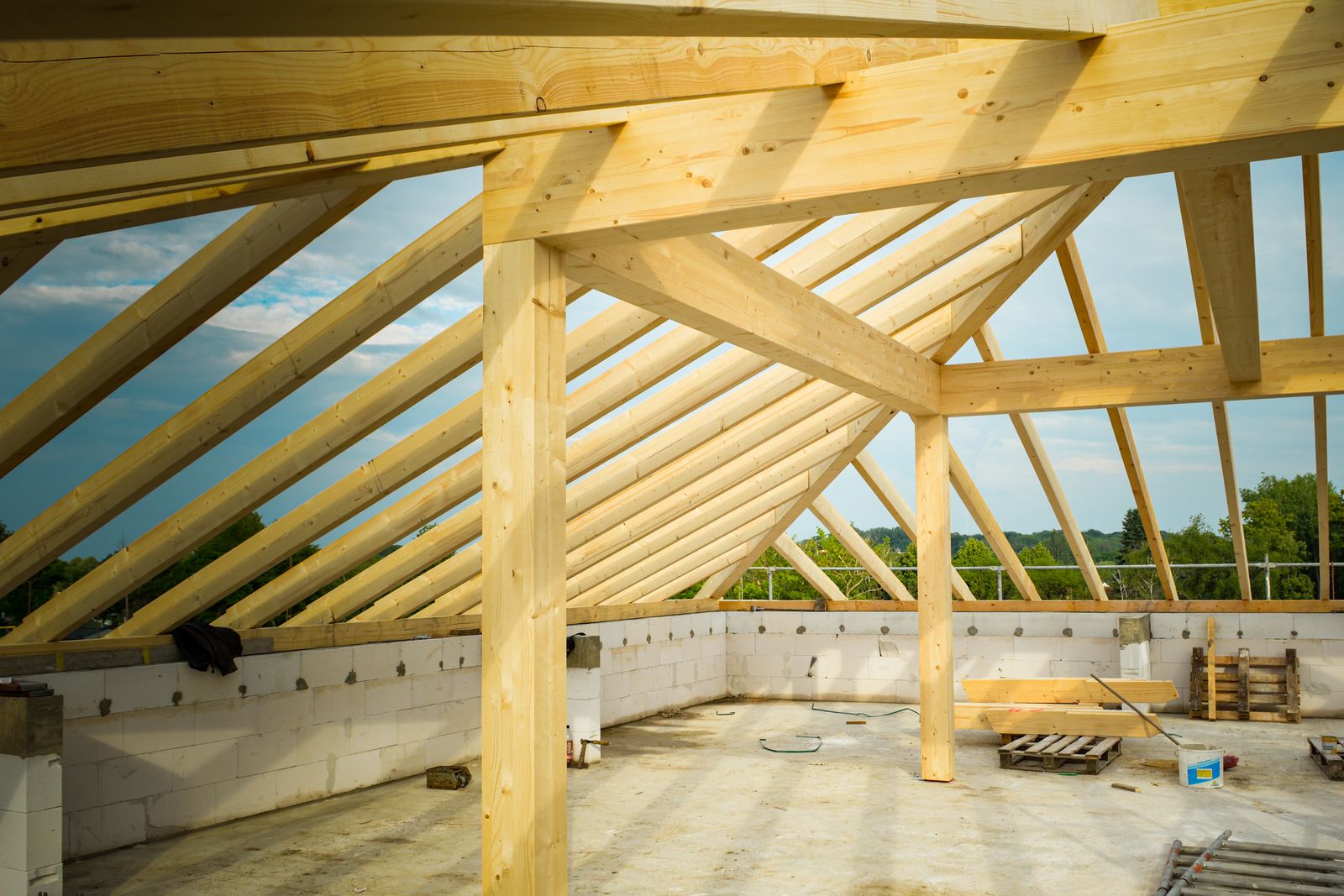 Roof-to-Wall Clips and Straps: The Retrofit Insurers Reward